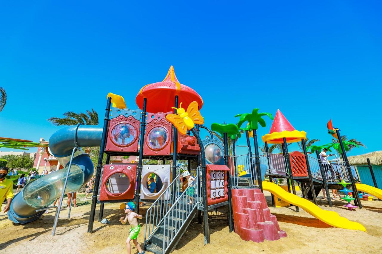 Titanic Palace Families And Couples Only Hurghada Luaran gambar Playground in the park